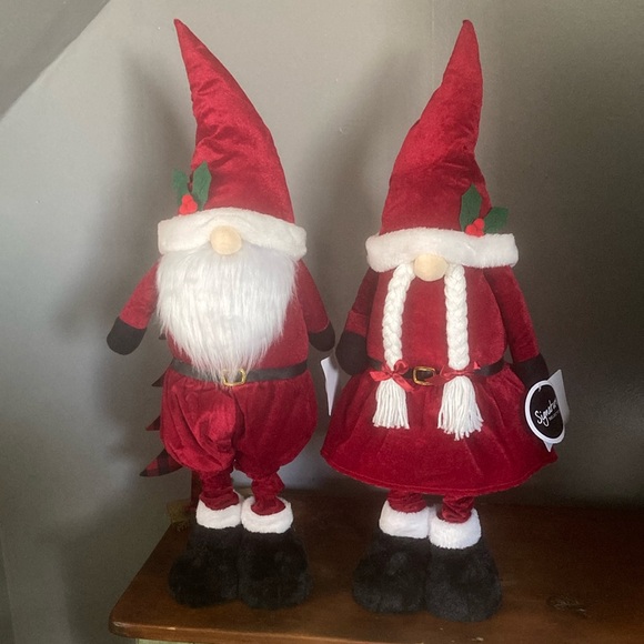 NWT- Santa & Mrs. Claus Greeter Gnome Decorations w/ Extendable Legs 27”-37”H - Picture 12 of 17